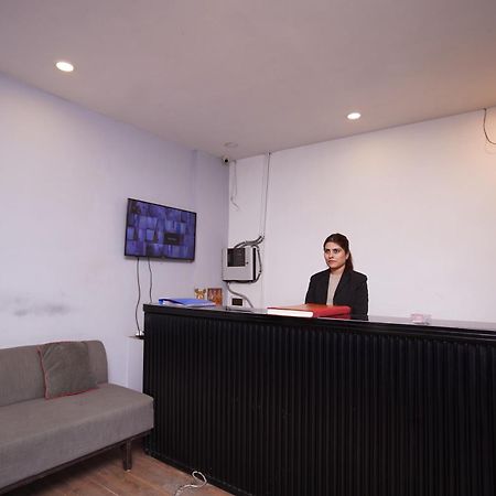 Hotel Mira Residency- Outer Ring Road, Paschim Vihar Delhi  Exterior foto