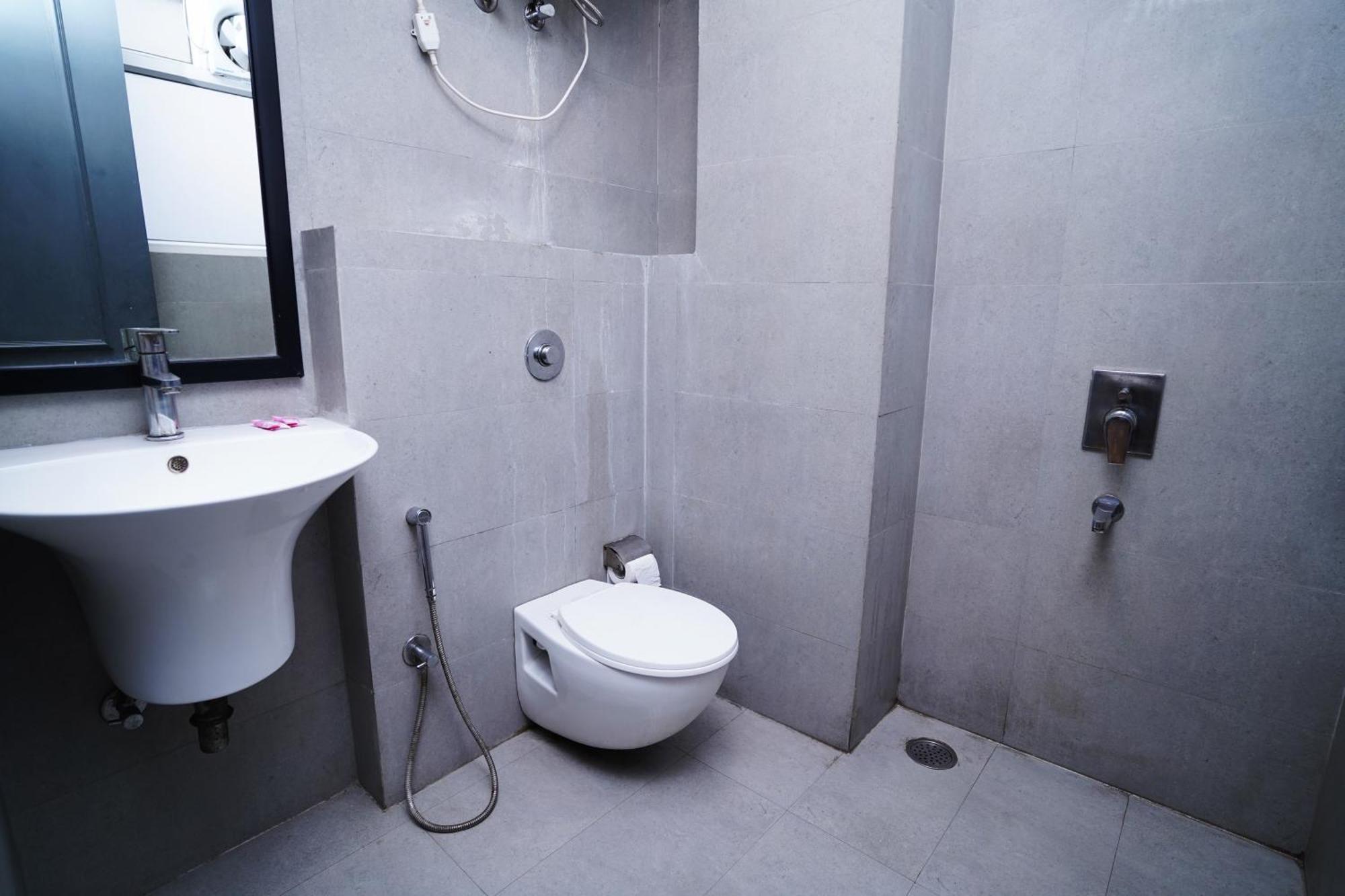 Hotel Mira Residency- Outer Ring Road, Paschim Vihar Delhi  Exterior foto