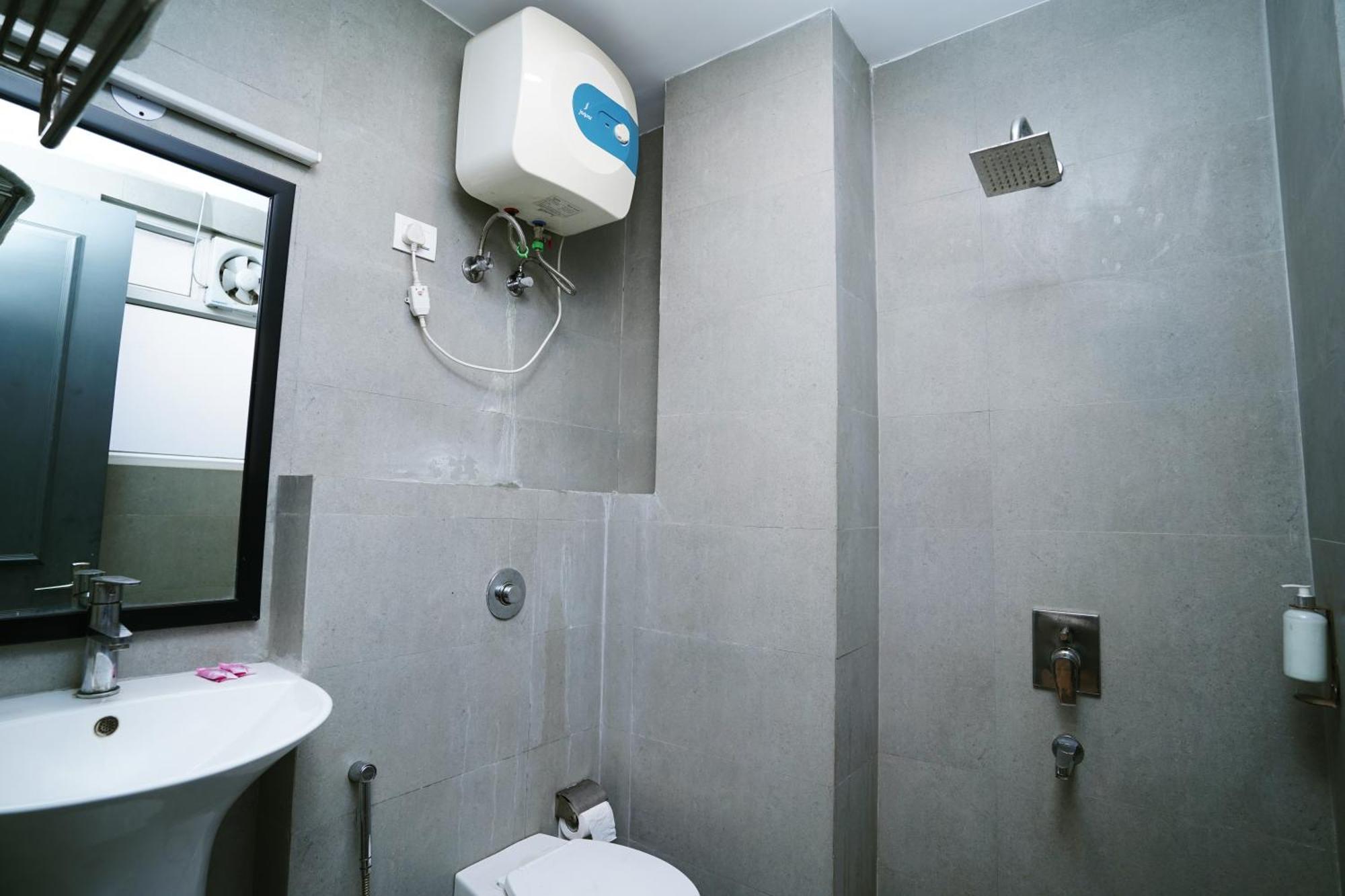 Hotel Mira Residency- Outer Ring Road, Paschim Vihar Delhi  Exterior foto