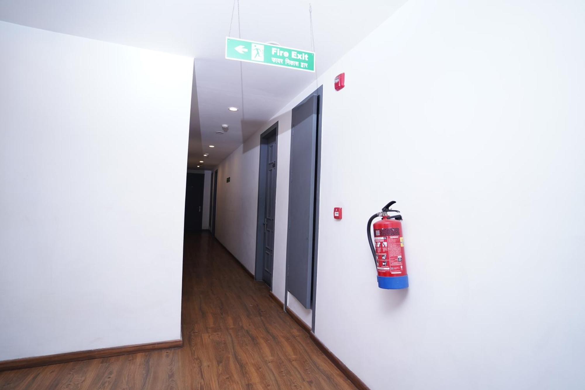 Hotel Mira Residency- Outer Ring Road, Paschim Vihar Delhi  Exterior foto